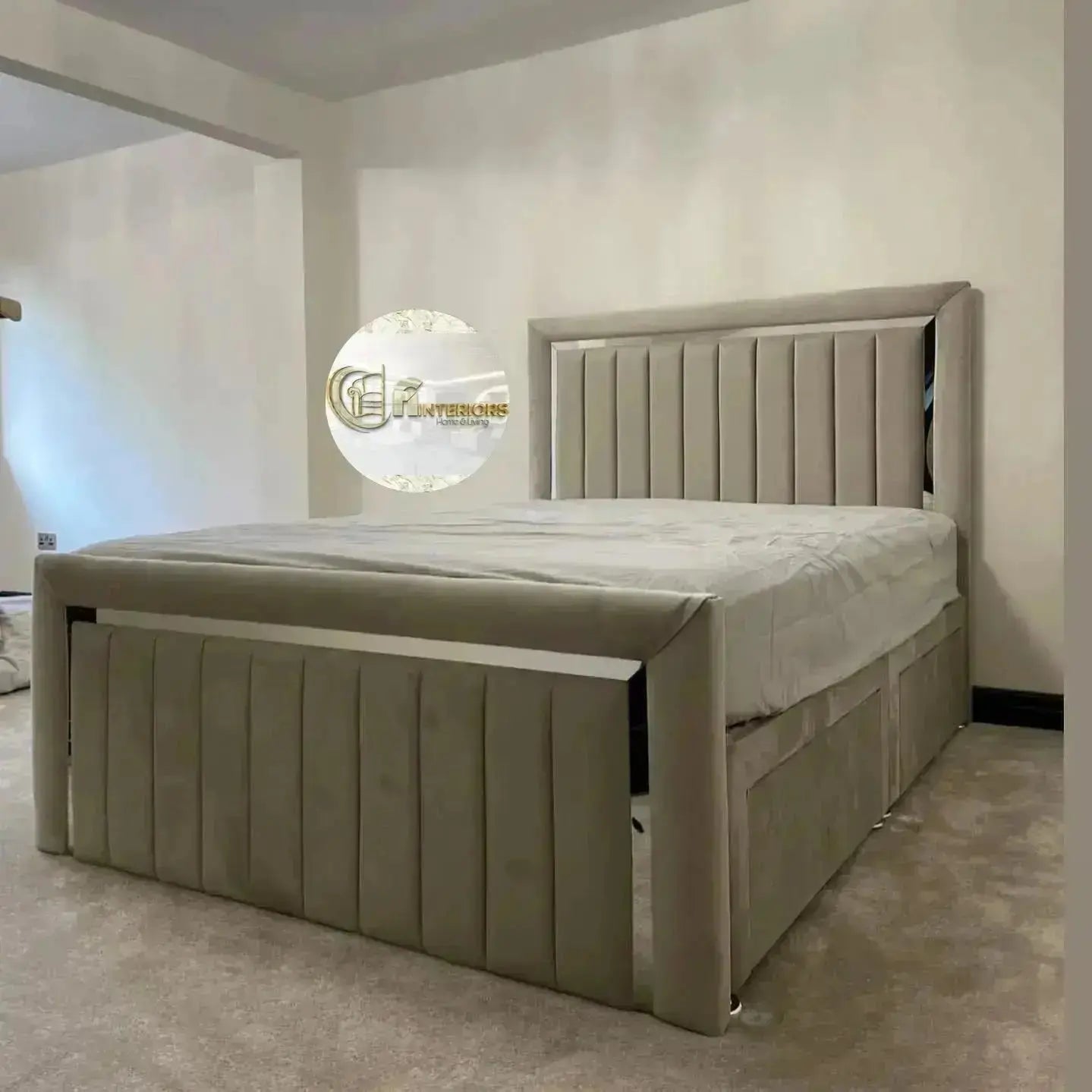 Elcante Bedstead in Plush Velvet – Mirrored Panel Headboard & Footboard | Luxury Handmade UK Bed